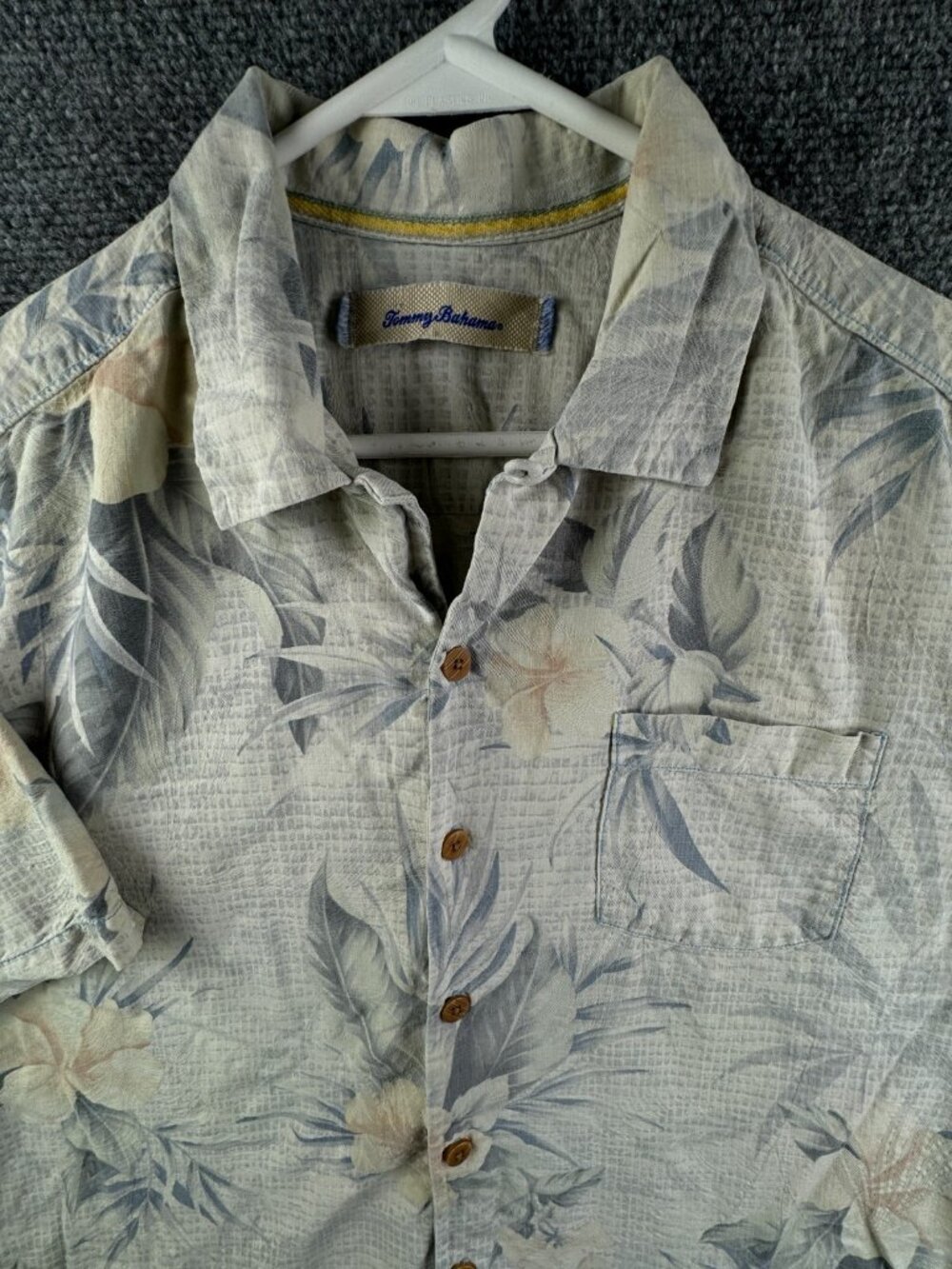 Tommy Bahama Men Short Sleeve Button Up Shirt All Silk Floral Colorful Large